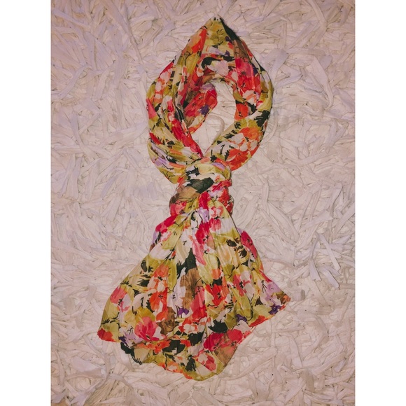 LOFT Accessories - Loft Flower Scarf
